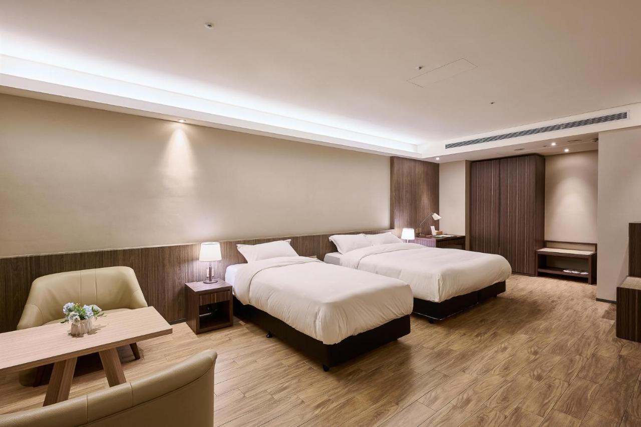 Cuncyue Hot Spring Resort Luodong Bagian luar foto Deluxe Room