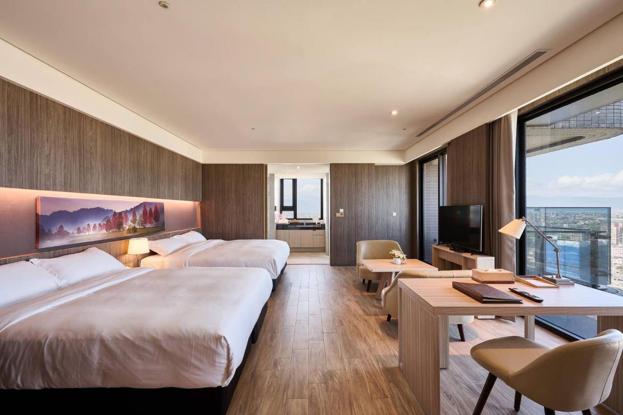 Cuncyue Hot Spring Resort Luodong Bagian luar foto Deluxe Suite