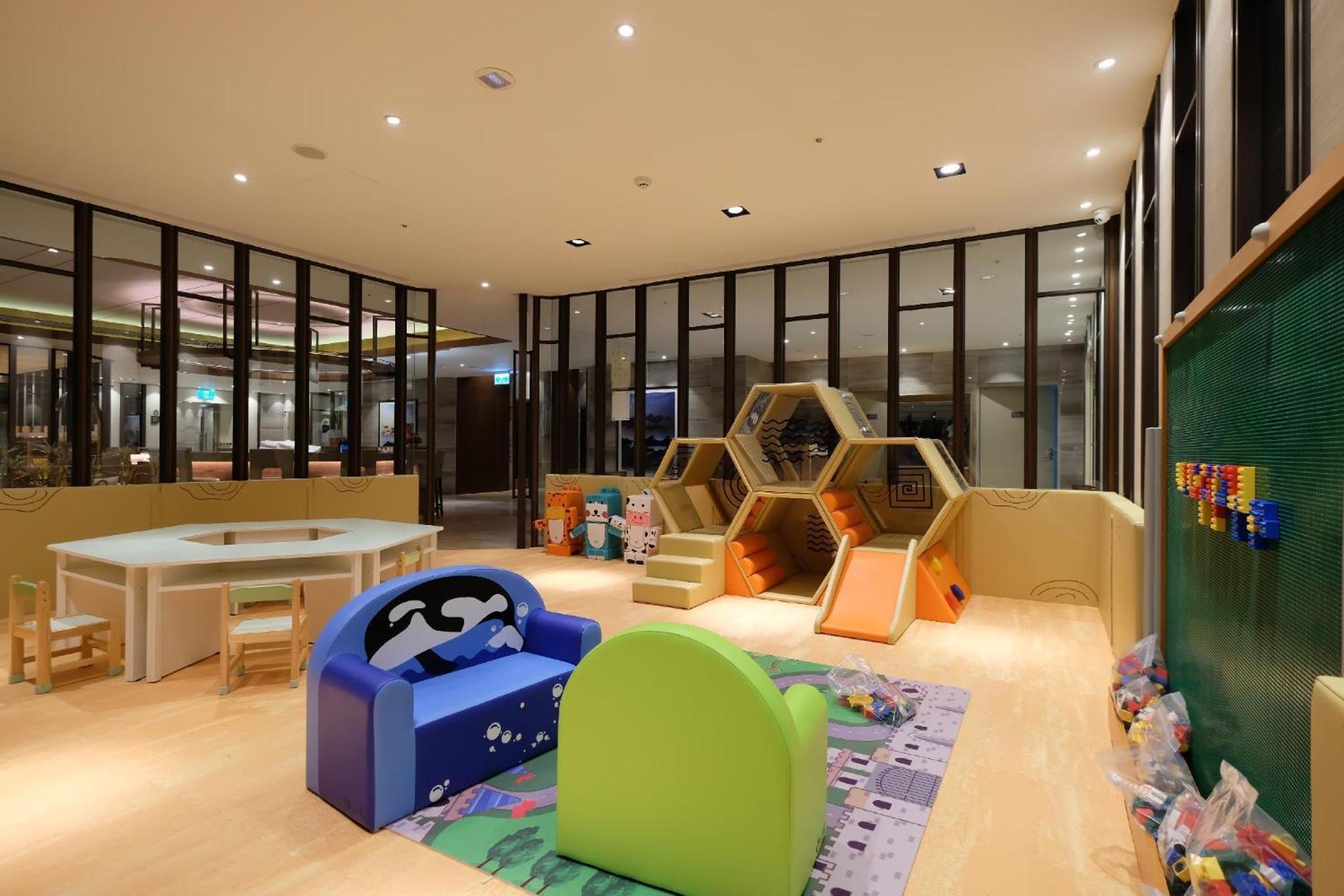 Cuncyue Hot Spring Resort Luodong Bagian luar foto The Children's Club at the Renaissance Hotel, Bangkok